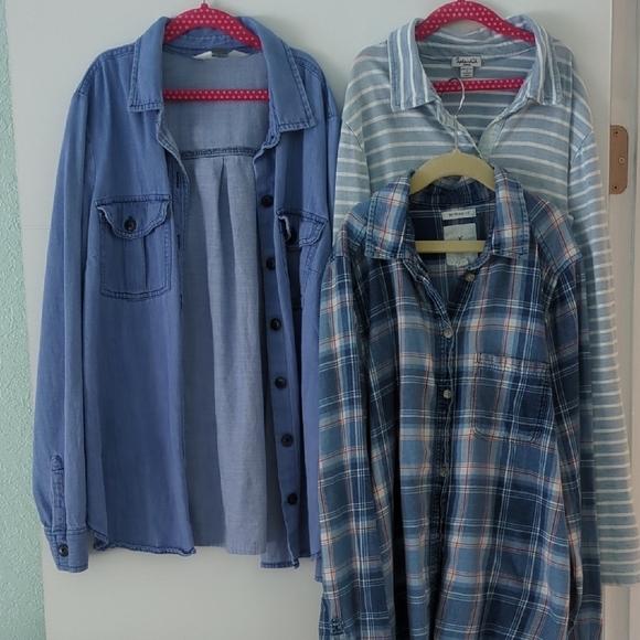 American Eagle Outfitters Tops - 3 Button Down Lot Plad Striped And Solid Western Coastal Cotton Shirts Small